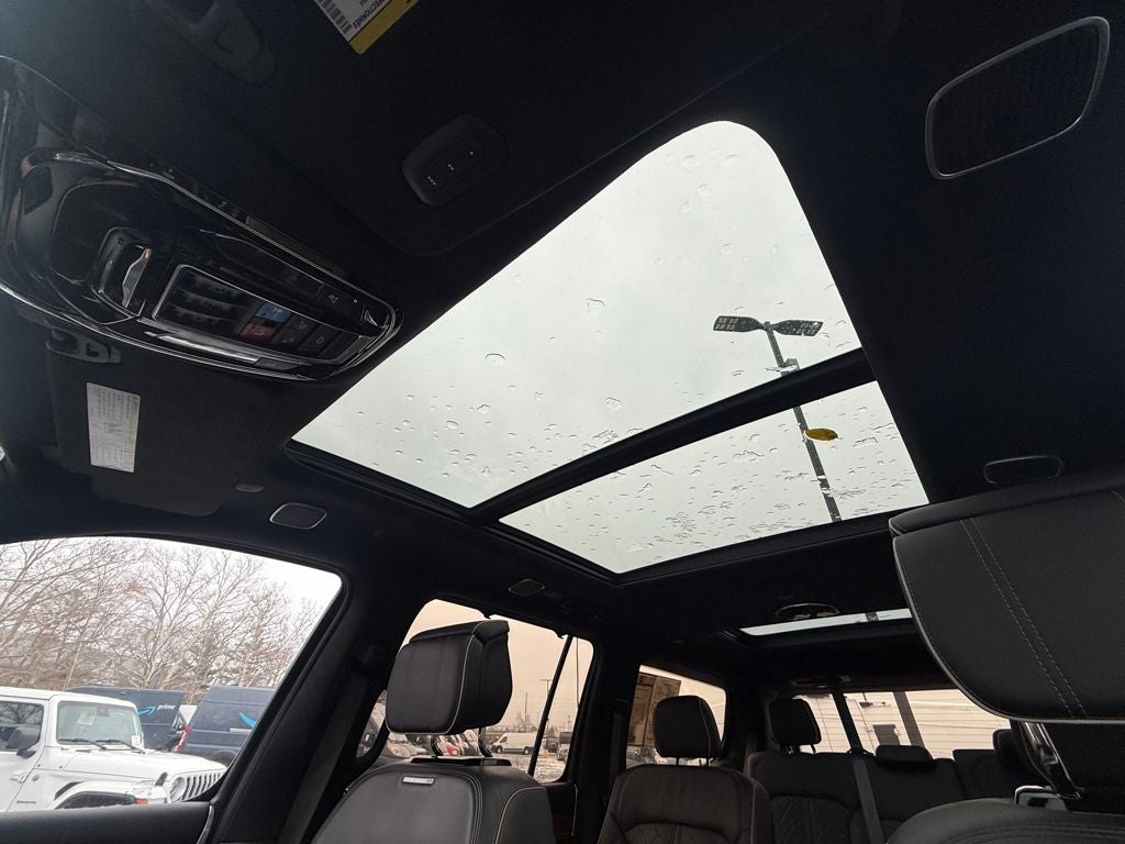 2022 Jeep Grand Wagoneer Series III