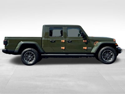 2022 Jeep Gladiator Overland