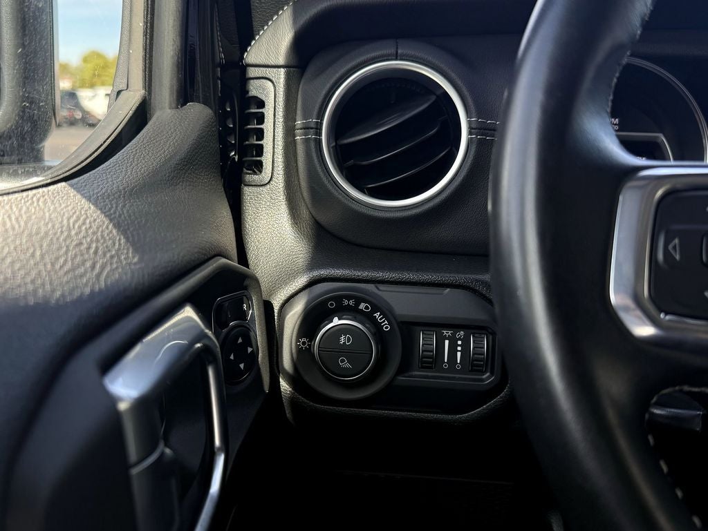 2022 Jeep Gladiator Overland