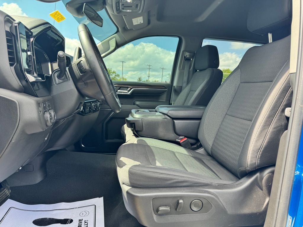 2024 Chevrolet Silverado 1500 LT LT1