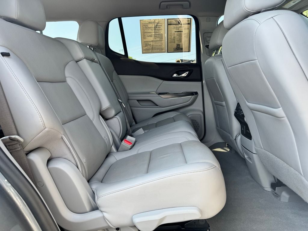 2022 GMC Acadia SLT