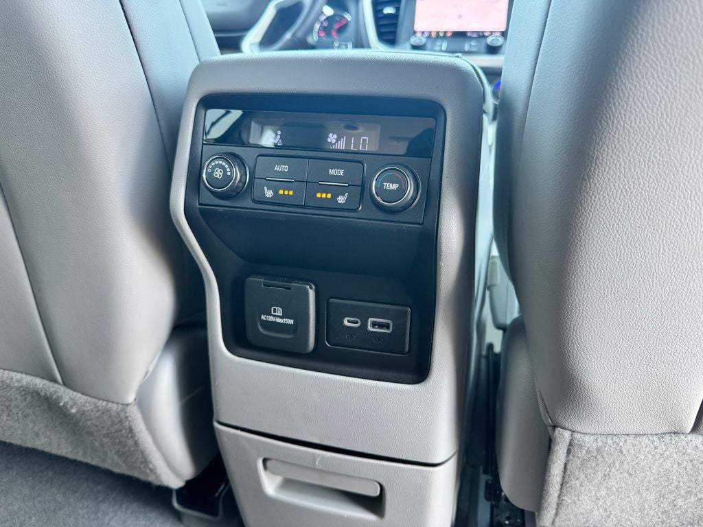 2022 GMC Acadia SLT