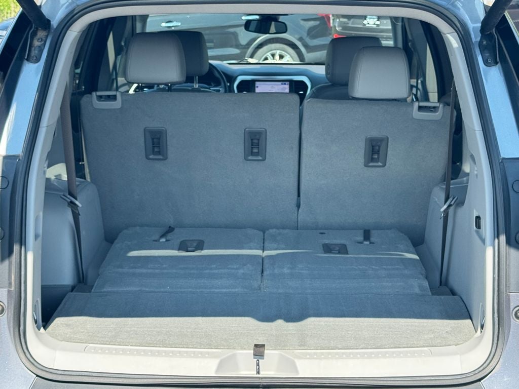 2022 GMC Acadia SLT
