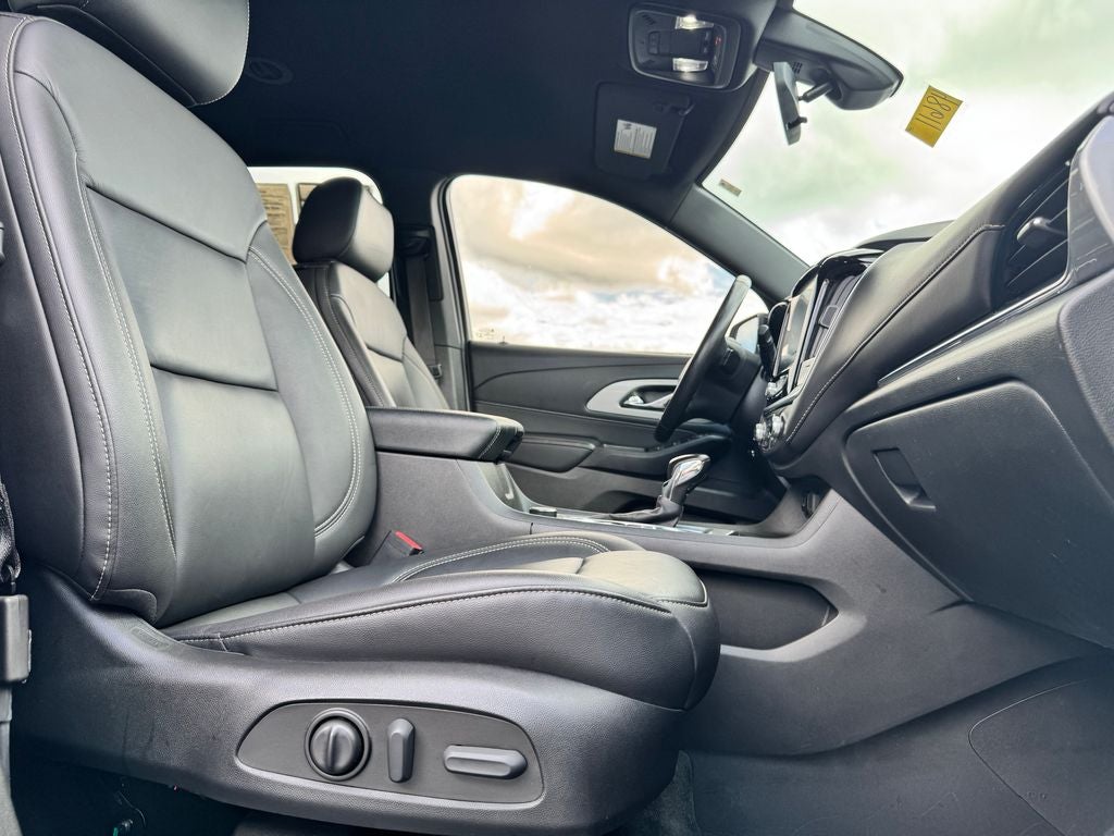 2022 Chevrolet Traverse LT Leather