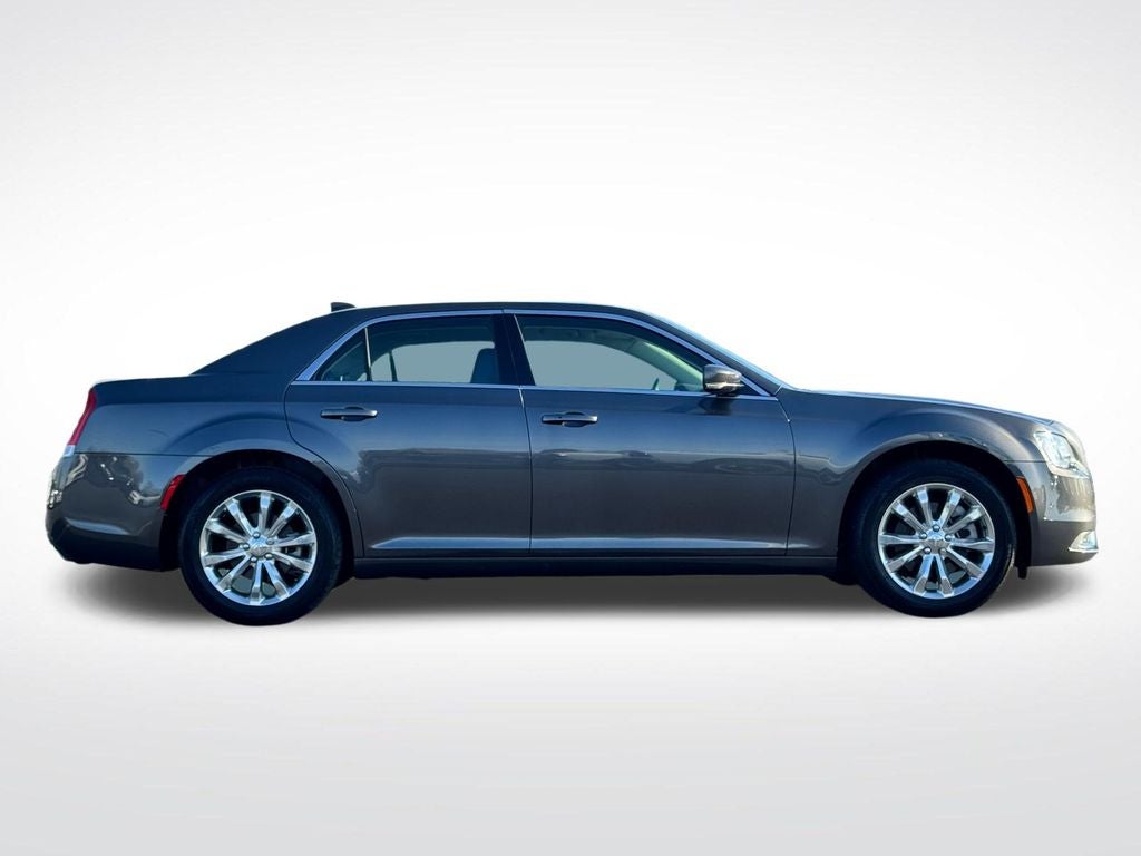 2021 Chrysler 300 Touring