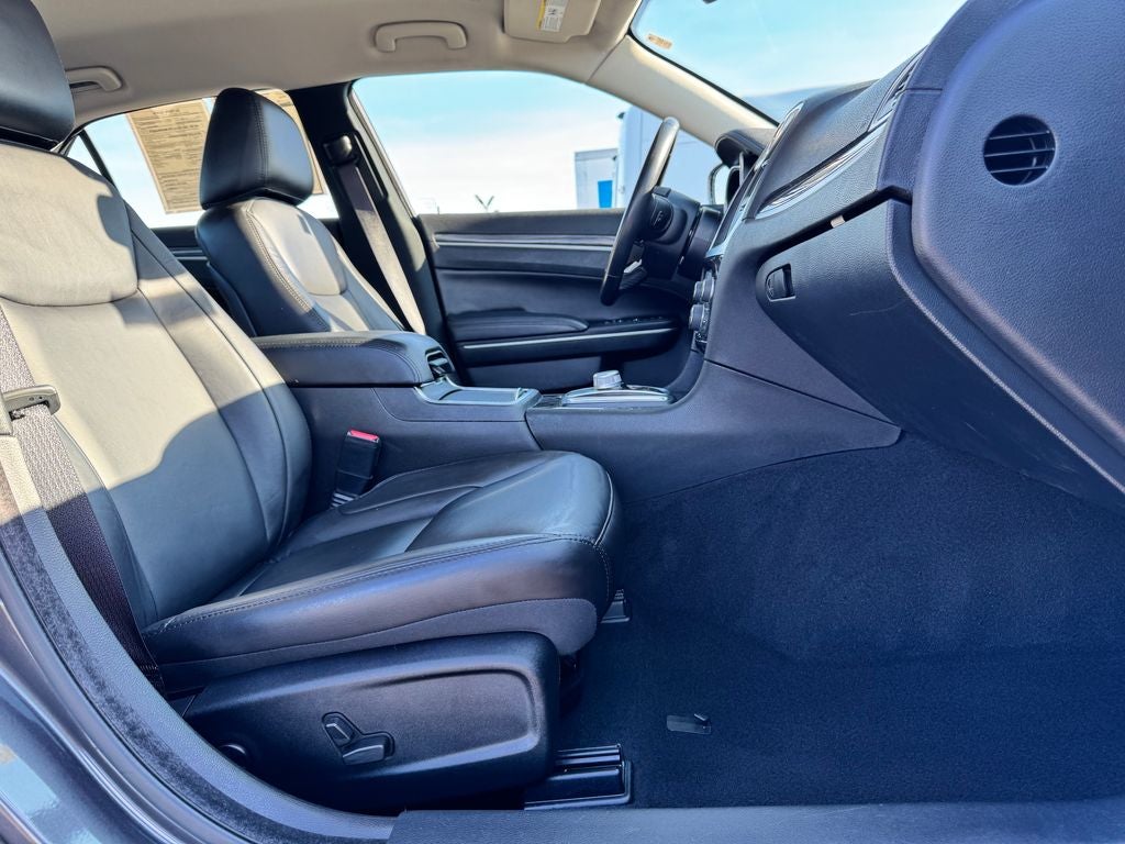 2021 Chrysler 300 Touring