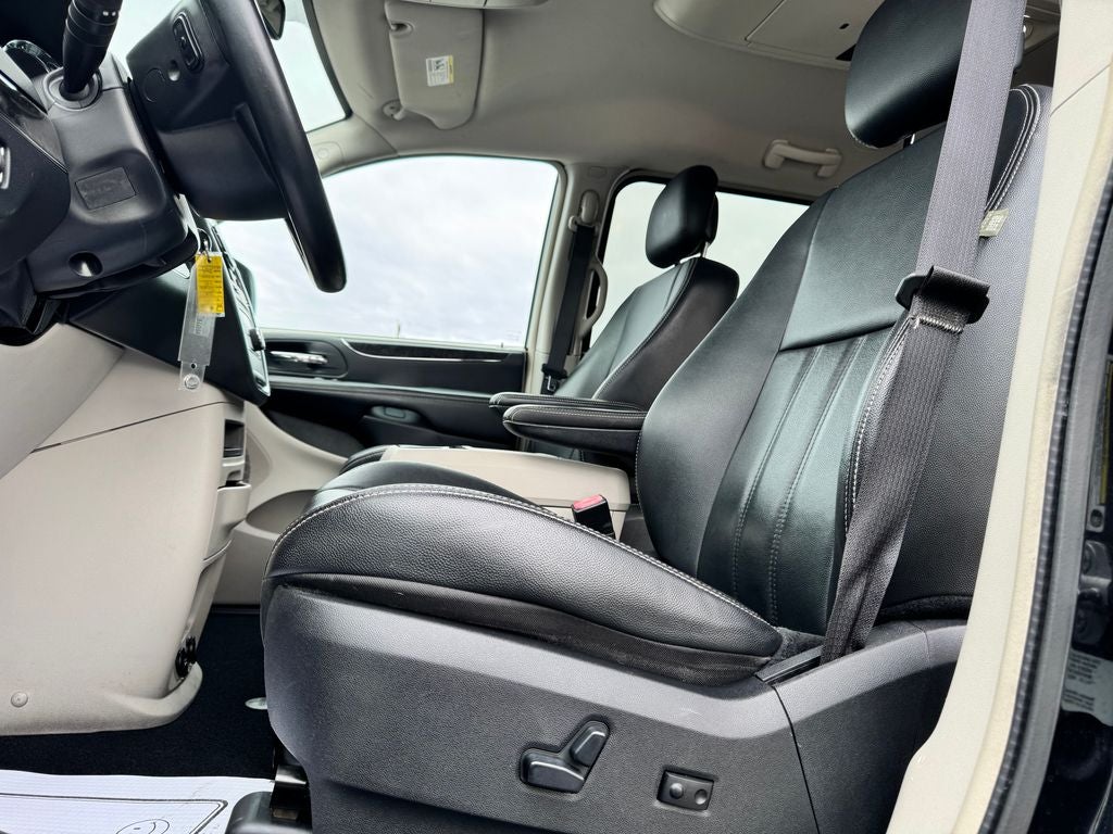 2014 Chrysler Town & Country Touring