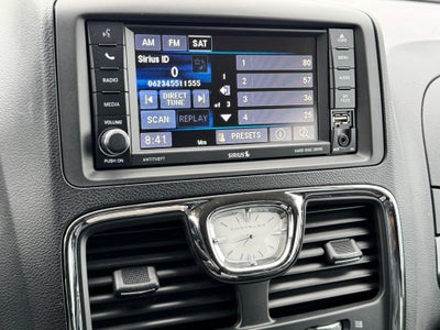 2014 Chrysler Town & Country Touring