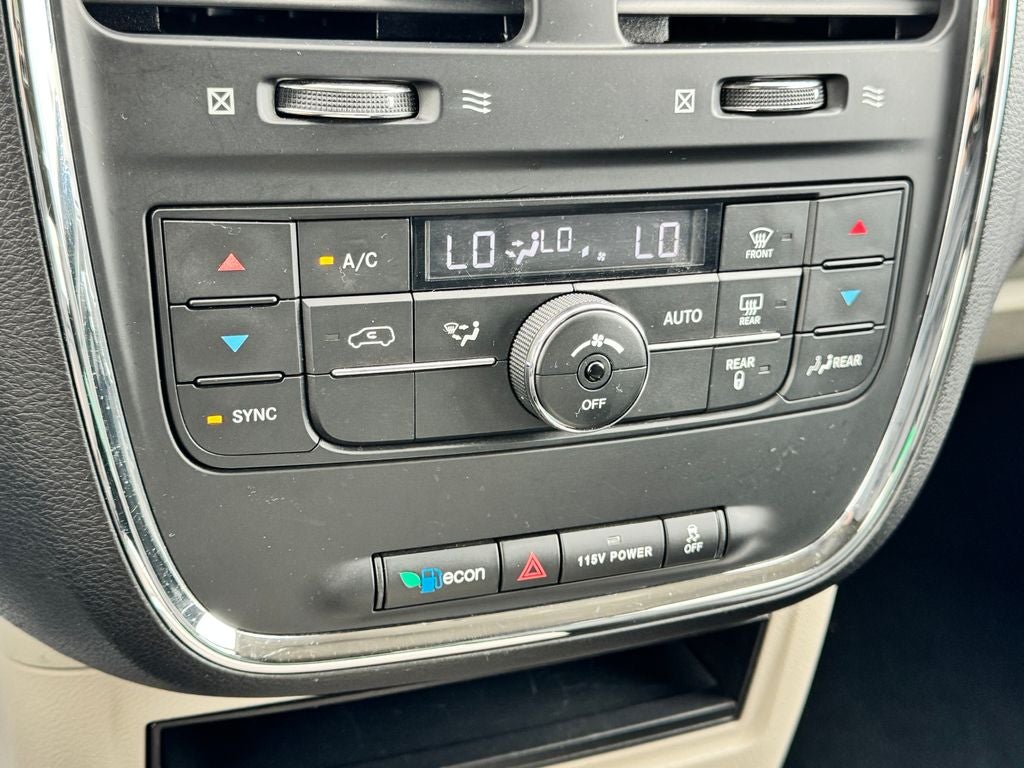 2014 Chrysler Town & Country Touring
