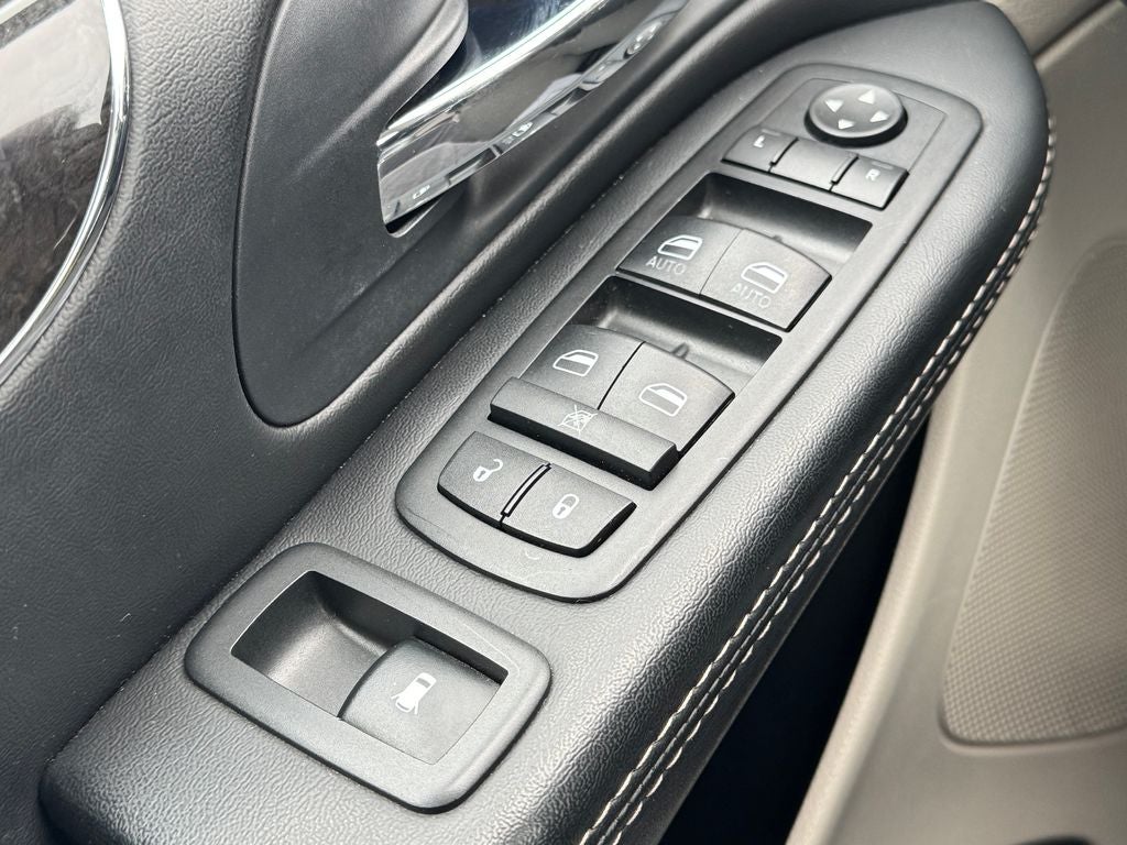 2014 Chrysler Town & Country Touring