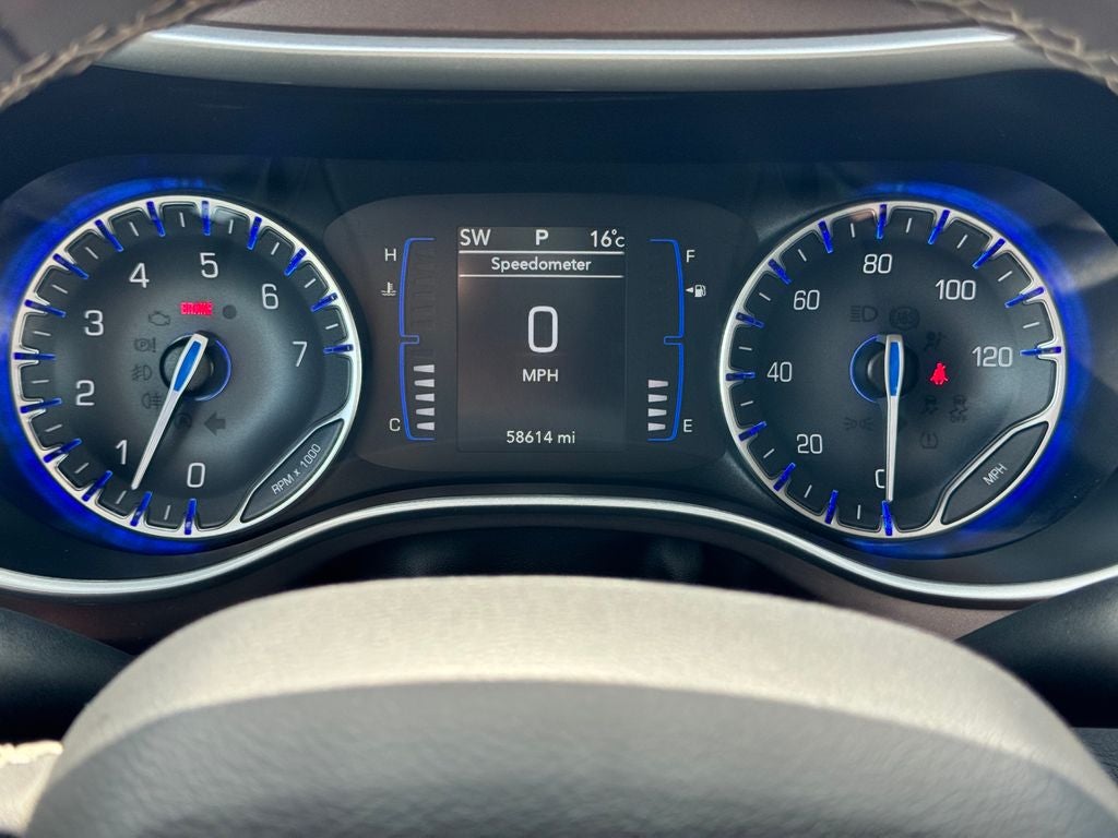 2023 Chrysler Voyager LX