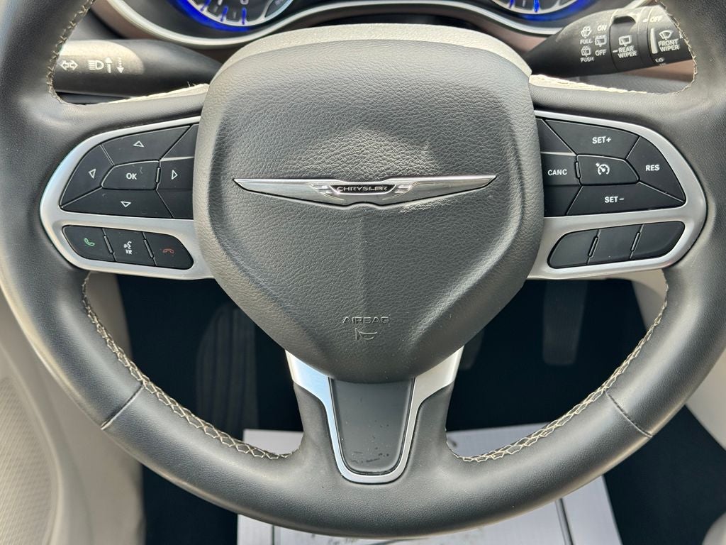 2022 Chrysler Voyager LX