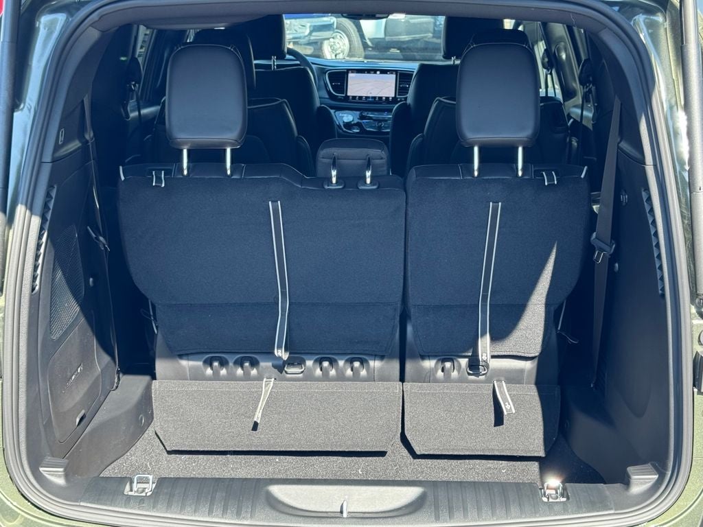 2027 Chrysler Pacifica Limited
