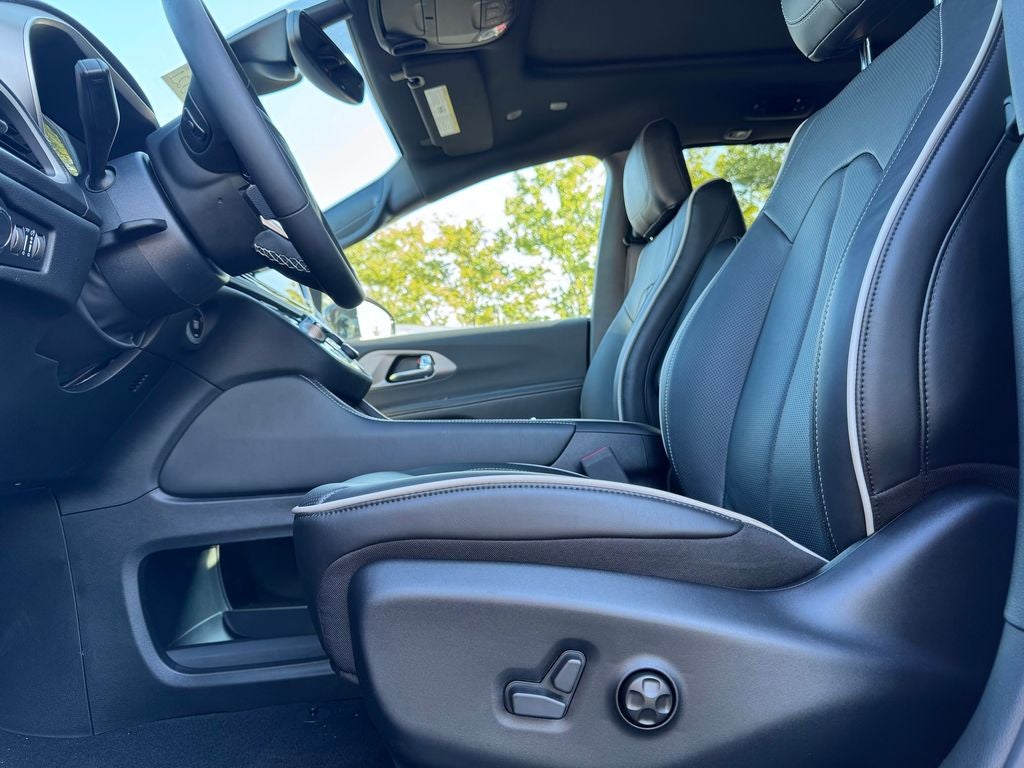 2027 Chrysler Pacifica Limited