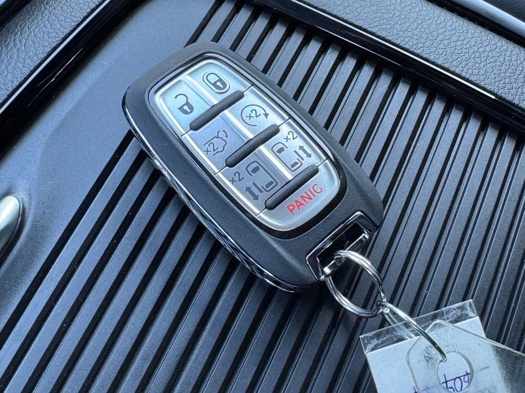 2027 Chrysler Pacifica Limited