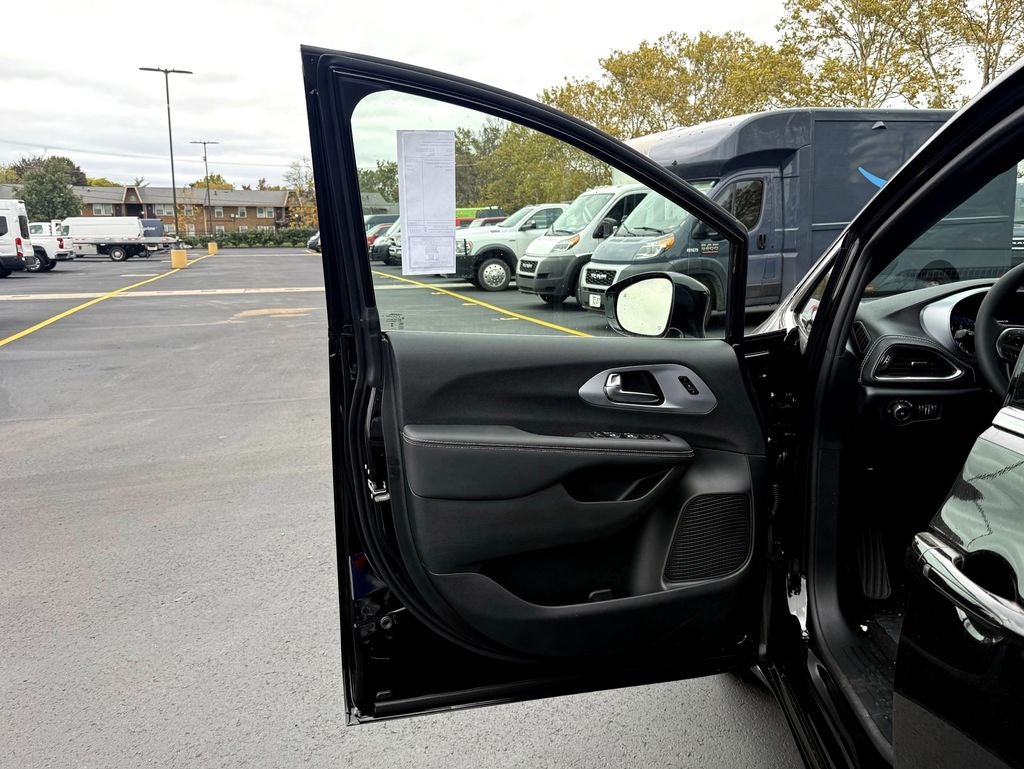 2026 Chrysler Pacifica Limited