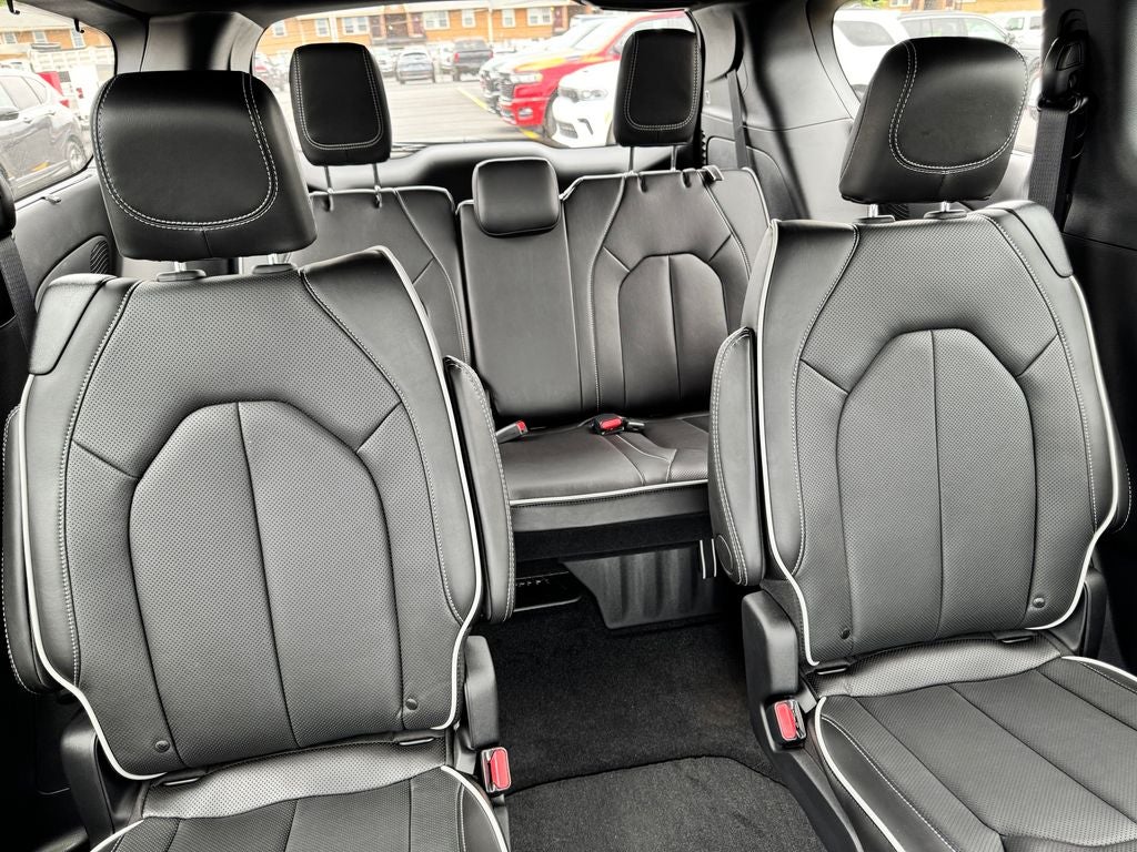 2027 Chrysler Pacifica Limited