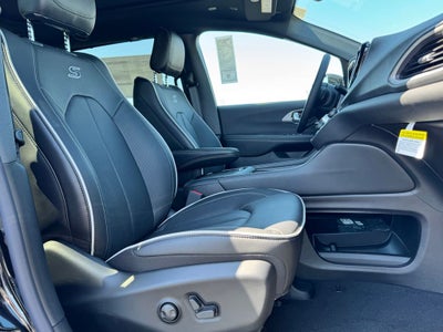2027 Chrysler Pacifica Limited