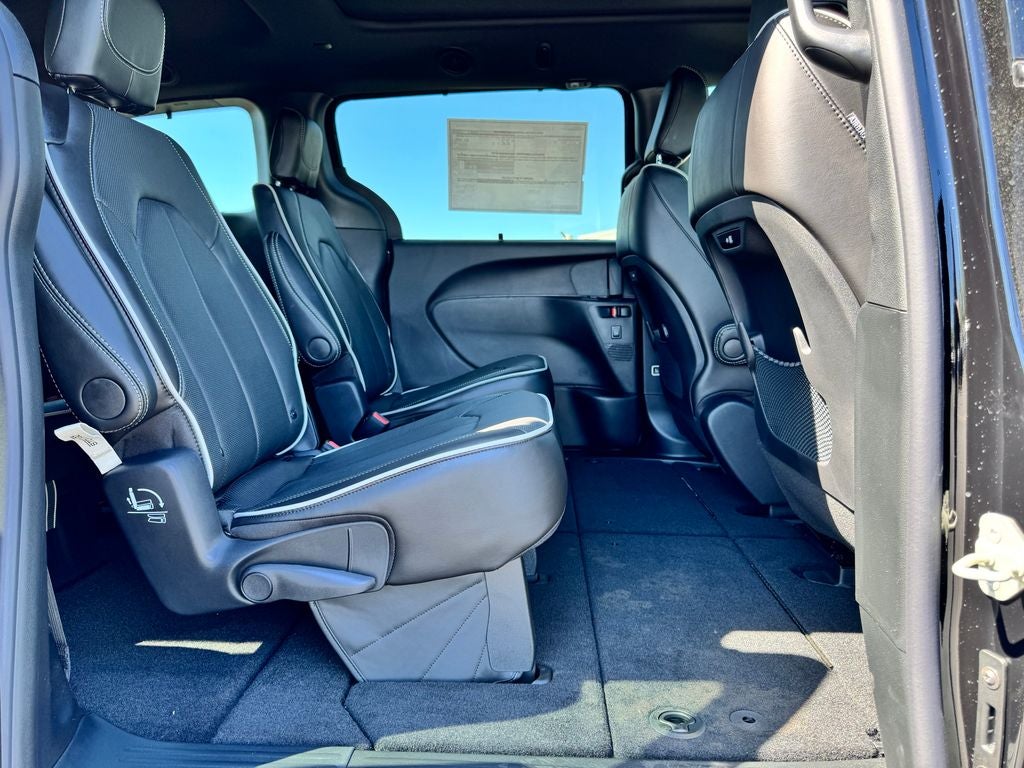 2027 Chrysler Pacifica Limited
