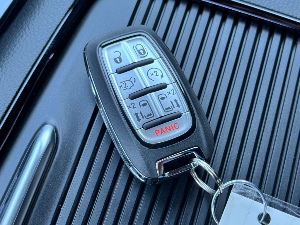 2027 Chrysler Pacifica Limited