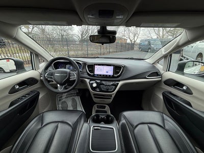 2023 Chrysler Pacifica Hybrid Touring L