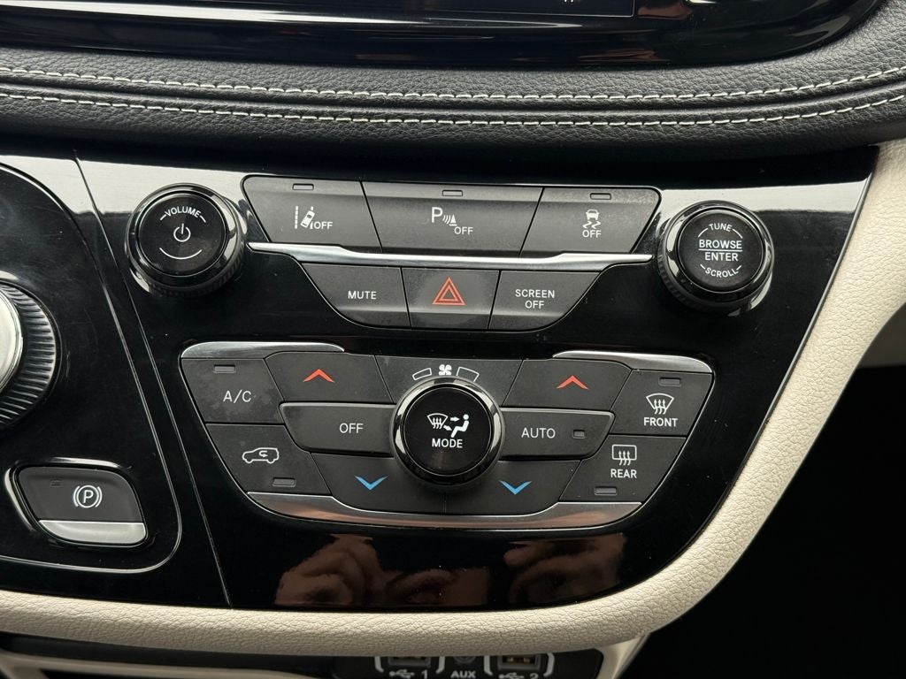 2023 Chrysler Pacifica Hybrid Touring L