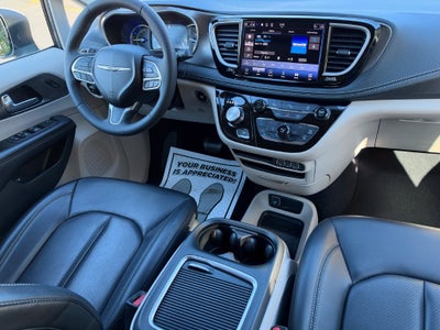 2023 Chrysler Pacifica Hybrid Touring L