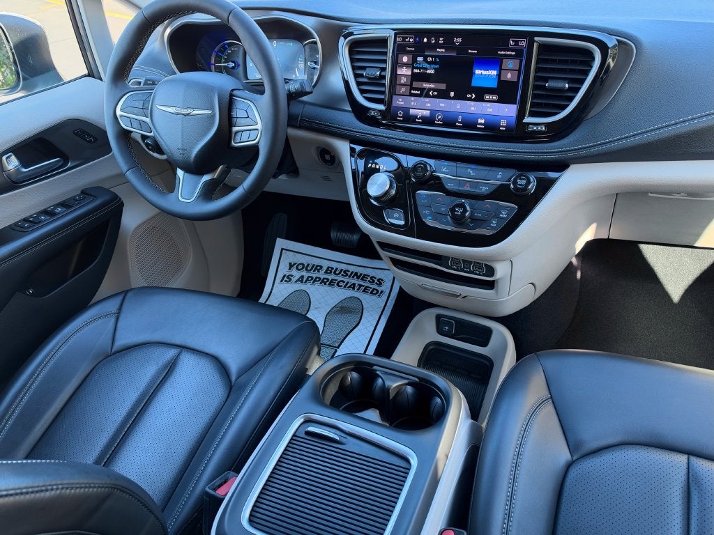 2023 Chrysler Pacifica Hybrid Touring L