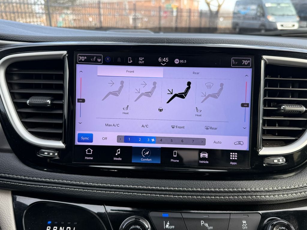 2023 Chrysler Pacifica Hybrid Touring L