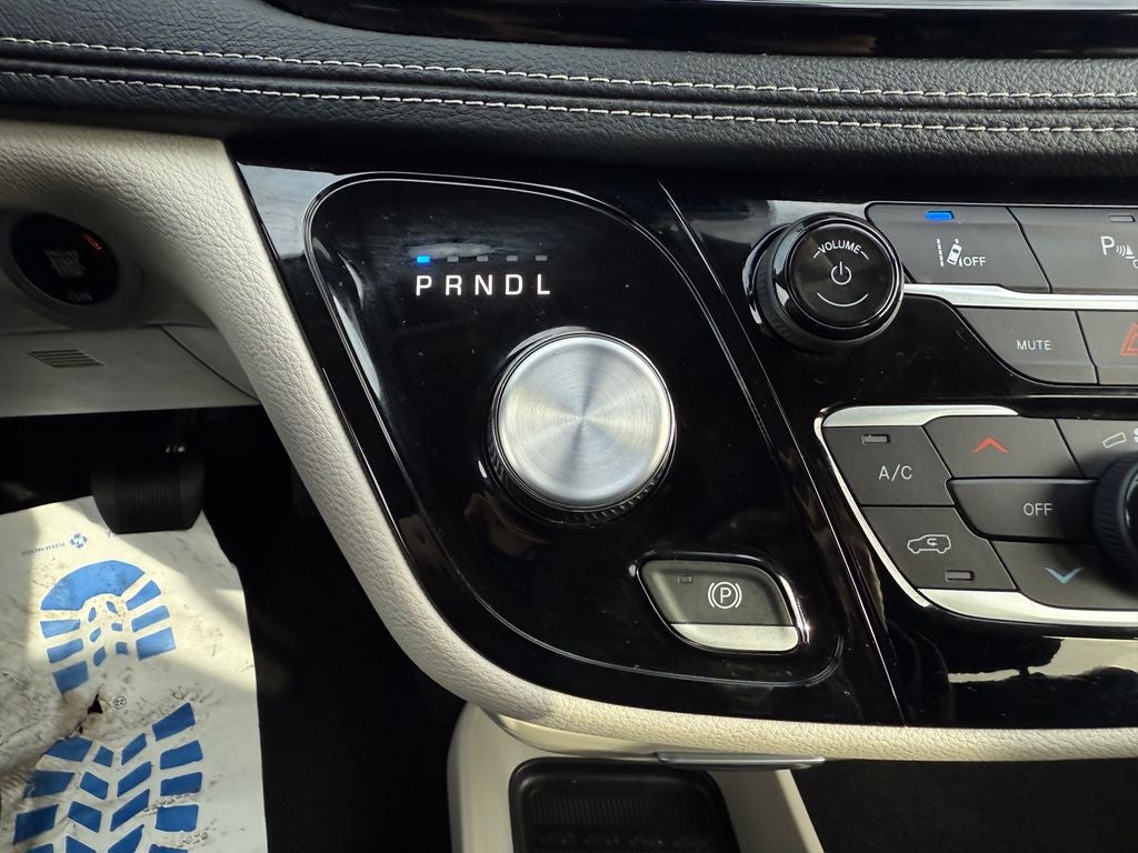 2023 Chrysler Pacifica Hybrid Touring L