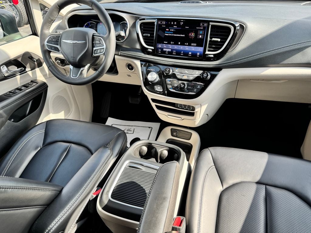 2023 Chrysler Pacifica Hybrid Touring L