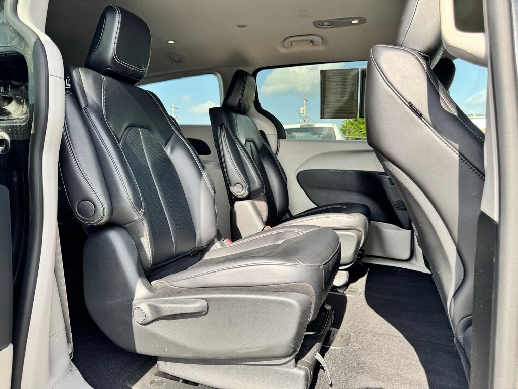 2023 Chrysler Pacifica Hybrid Touring L