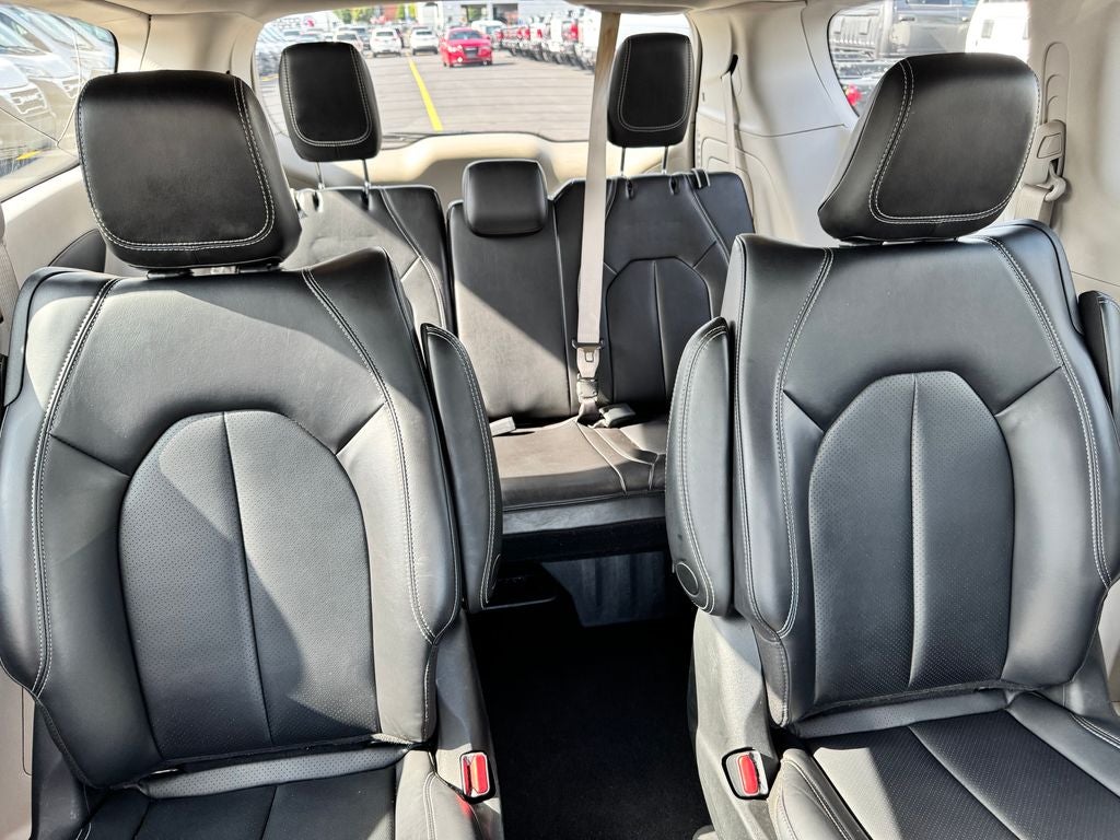 2023 Chrysler Pacifica Hybrid Touring L
