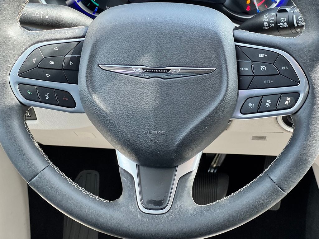 2023 Chrysler Pacifica Hybrid Touring L