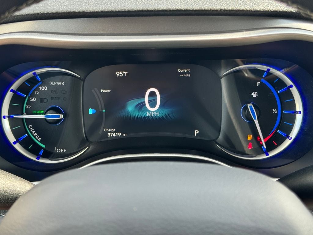 2023 Chrysler Pacifica Hybrid Touring L