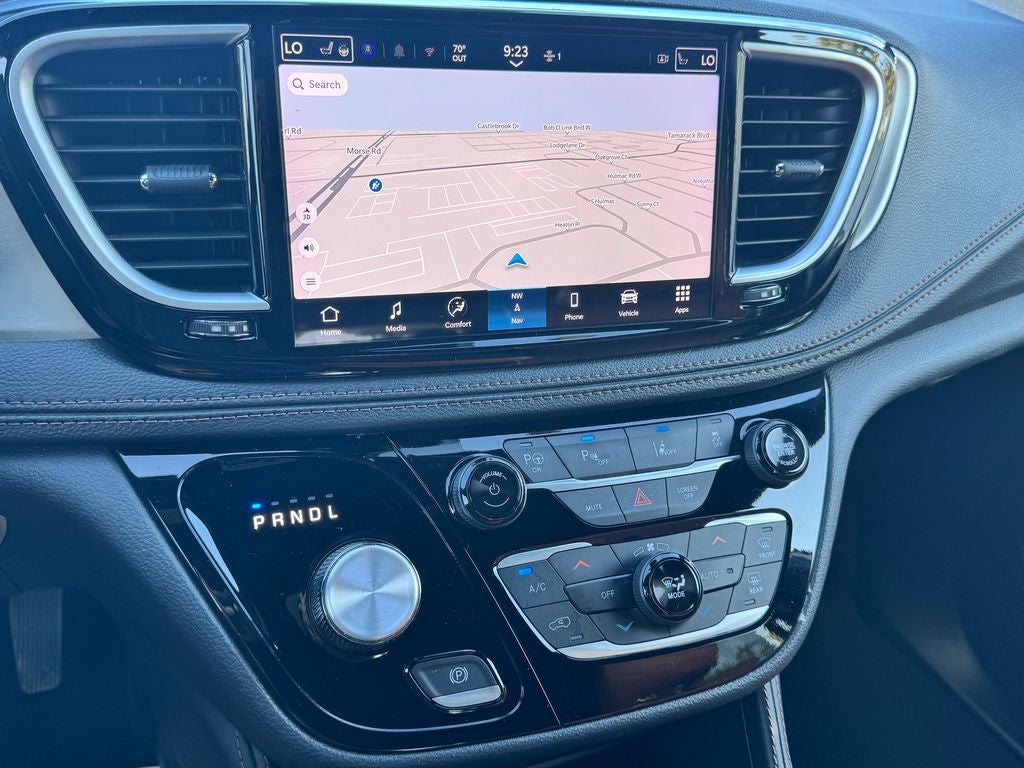 2024 Chrysler Pacifica Hybrid Pinnacle