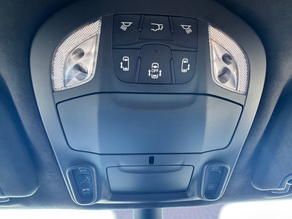 2024 Chrysler Pacifica Hybrid Pinnacle