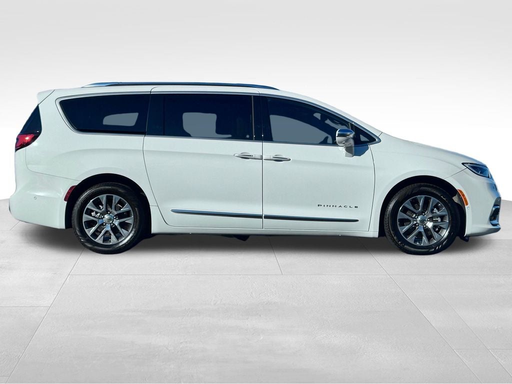 2024 Chrysler Pacifica Hybrid Pinnacle