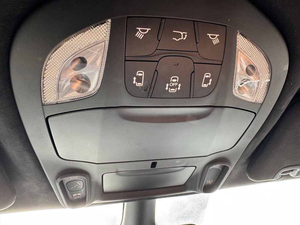 2024 Chrysler Pacifica Hybrid Pinnacle