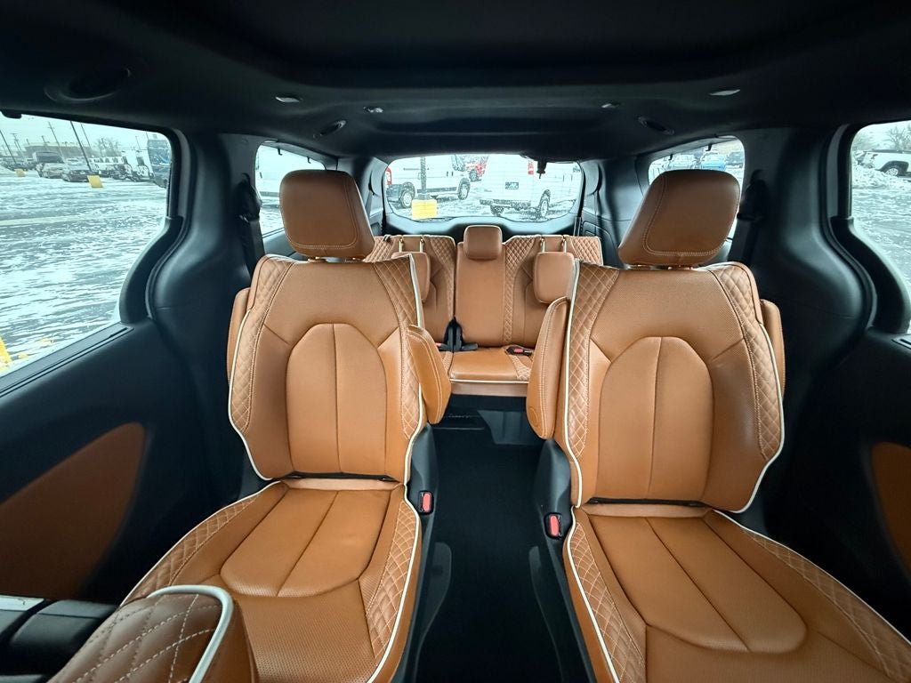 2024 Chrysler Pacifica Hybrid Pinnacle
