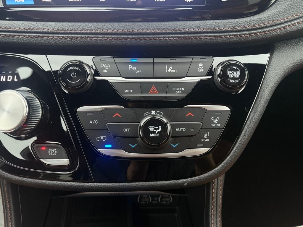 2024 Chrysler Pacifica Hybrid Pinnacle