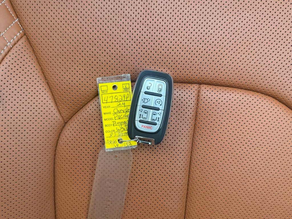 2024 Chrysler Pacifica Hybrid Pinnacle