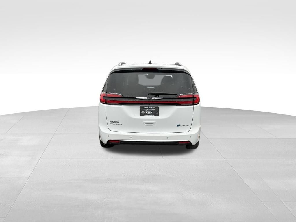 2024 Chrysler Pacifica Hybrid Pinnacle