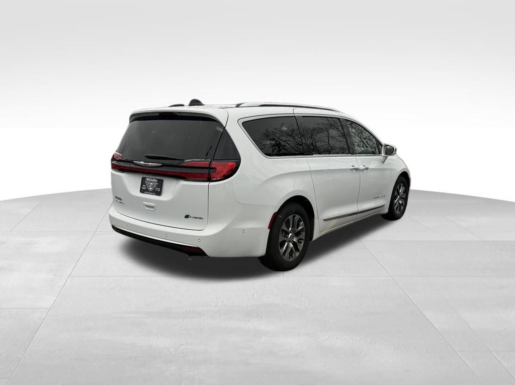 2024 Chrysler Pacifica Hybrid Pinnacle