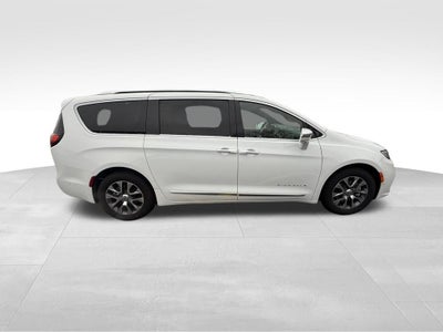 2024 Chrysler Pacifica Hybrid Pinnacle