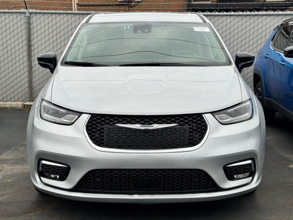 2024 Chrysler Pacifica Hybrid Select