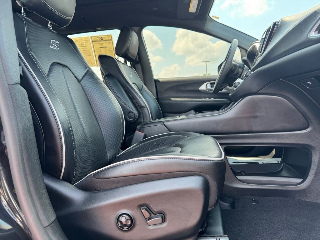 2022 Chrysler Pacifica Hybrid Limited