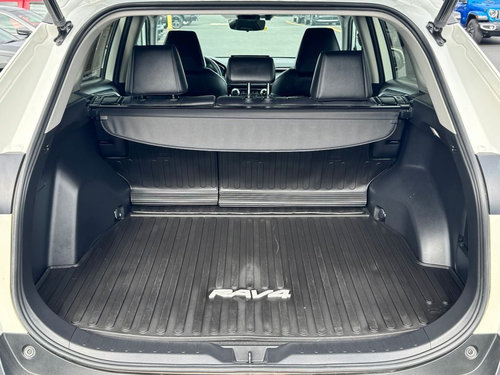 2022 Toyota RAV4 XLE Premium