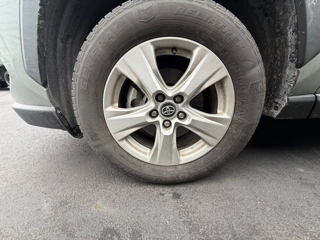 2021 Toyota RAV4 XLE