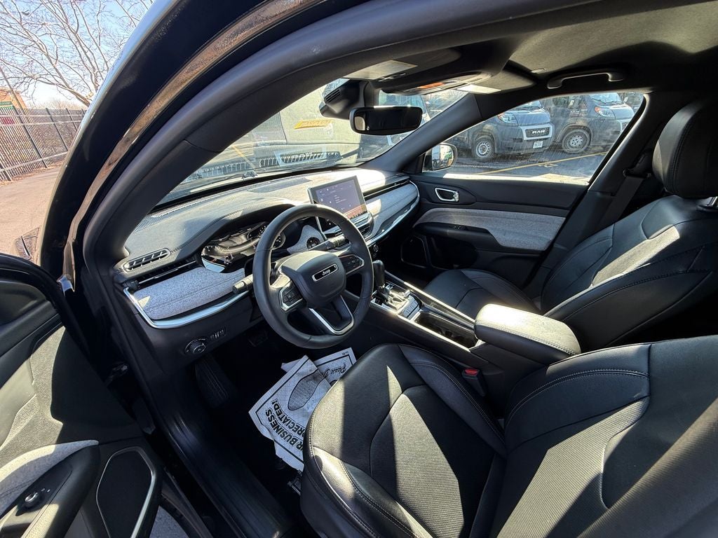 2023 Jeep Compass Latitude Lux